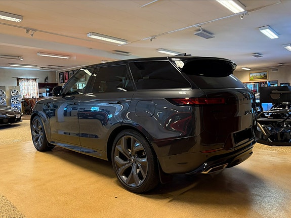 Land Rover Range Rover Sport 6 of 30