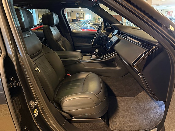 Land Rover Range Rover Sport 13 of 30