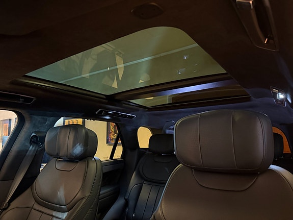 Land Rover Range Rover Sport 18 of 30