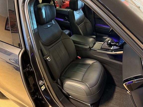 Land Rover Range Rover Sport 15 of 30