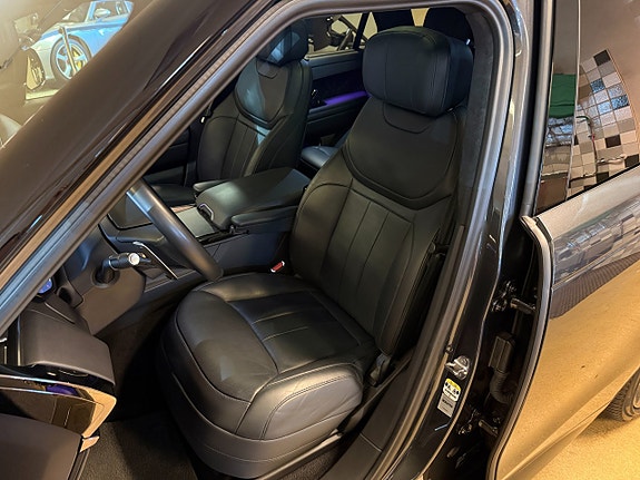 Land Rover Range Rover Sport 12 of 30