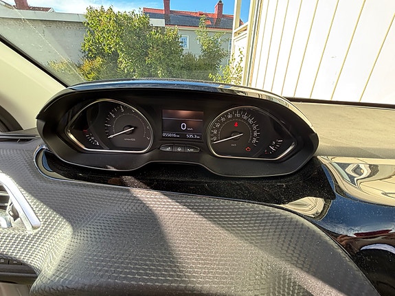 Peugeot 2008 10 of 15
