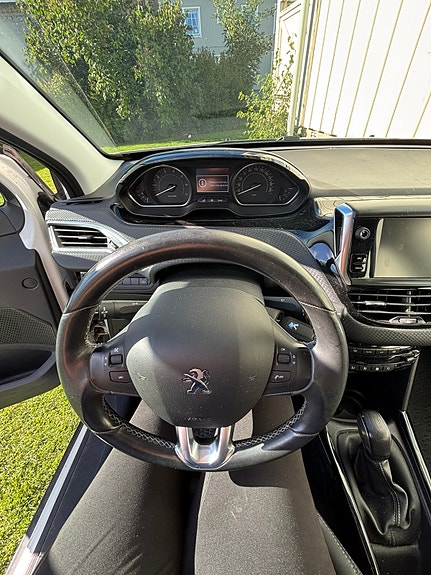 Peugeot 2008 8 of 15