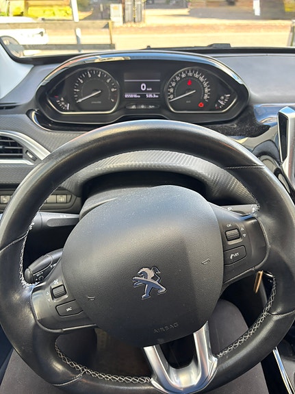 Peugeot 2008 9 of 15