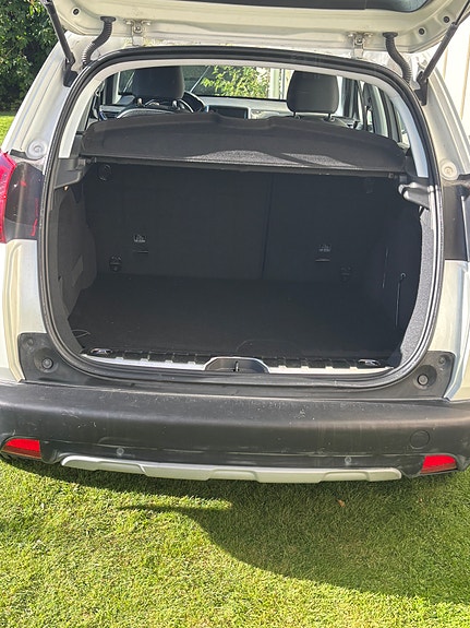 Peugeot 2008 4 of 15