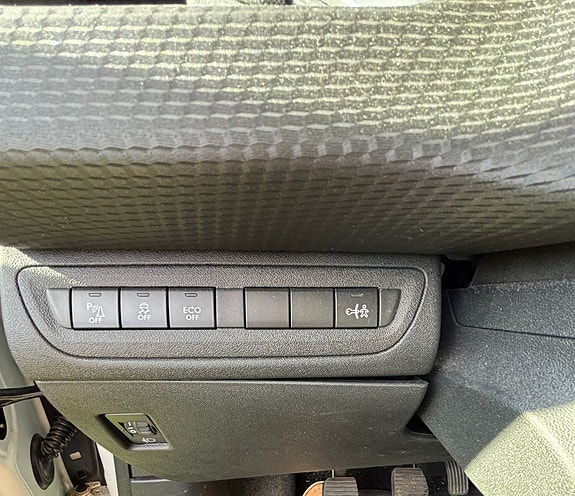 Peugeot 2008 11 of 15
