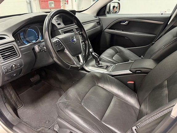 Volvo XC70 10 of 22