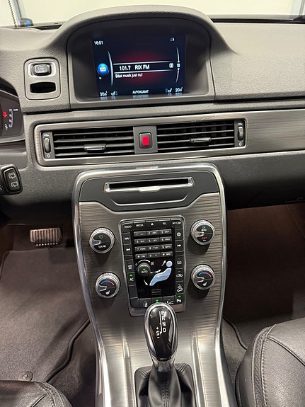 Volvo XC70 14 of 22