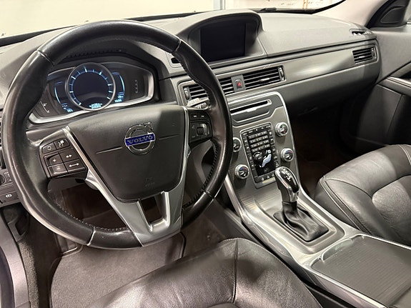 Volvo XC70 11 of 22