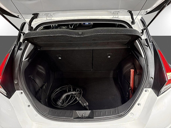 Nissan Leaf 14 of 18