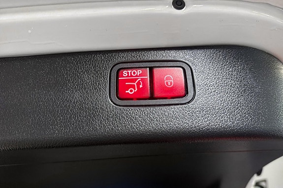 Mercedes-Benz C300 16 of 22
