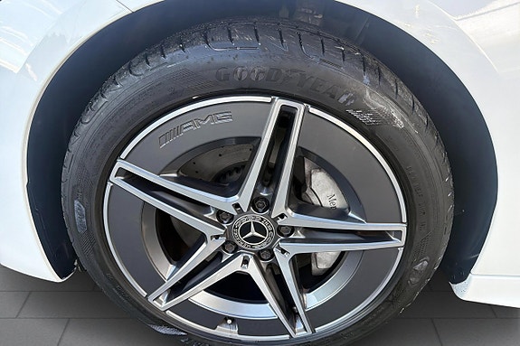 Mercedes-Benz C300 9 of 22