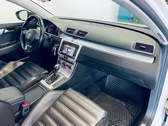 Volkswagen Passat Alltrack 7 of 14