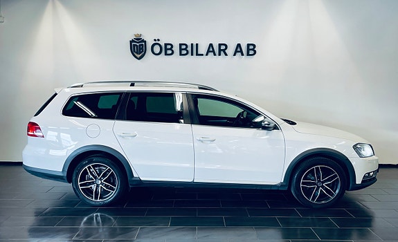 Volkswagen Passat Alltrack 2 of 14