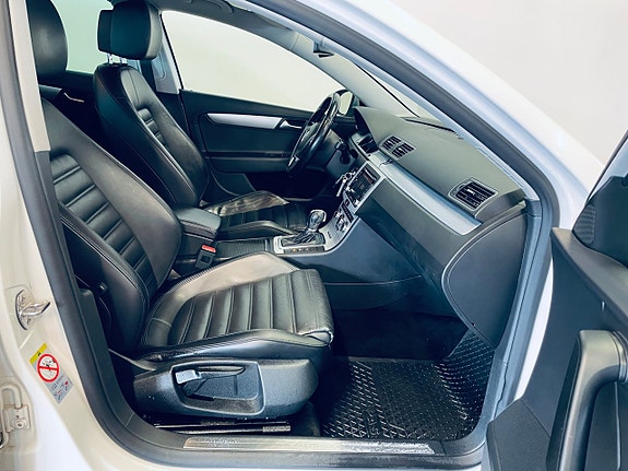 Volkswagen Passat Alltrack 9 of 14