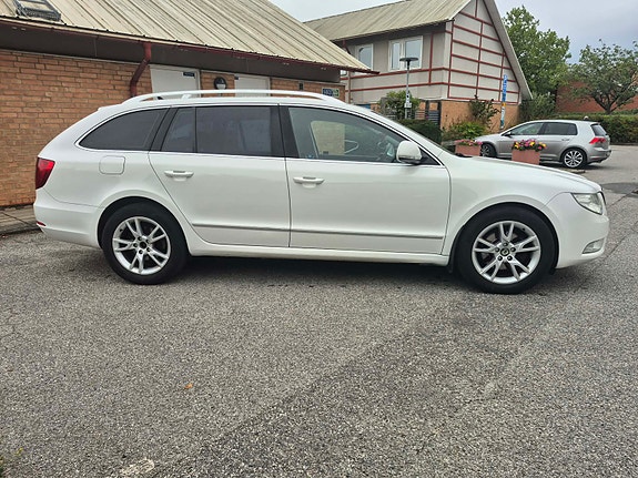Skoda Superb 6 of 10