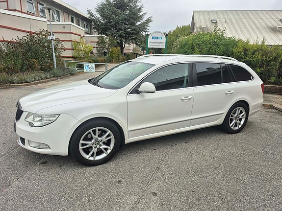 Skoda Superb 2 of 10