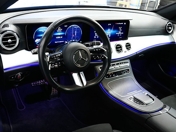 Mercedes-Benz E220 12 of 24