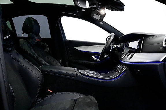 Mercedes-Benz E220 10 of 24