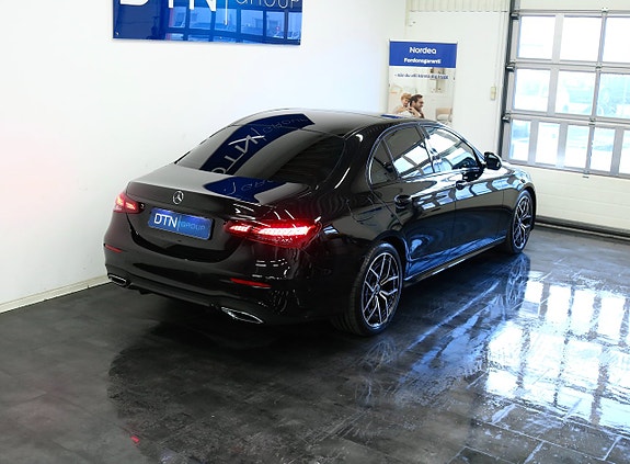 Mercedes-Benz E220 2 of 24