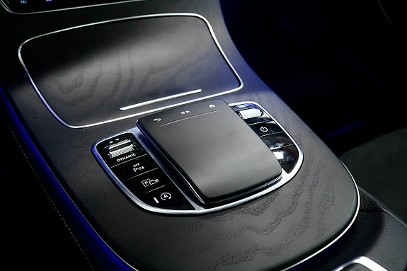 Mercedes-Benz E220 21 of 24
