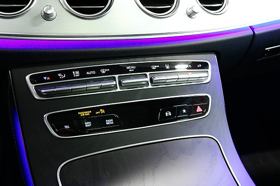 Mercedes-Benz E220 22 of 24