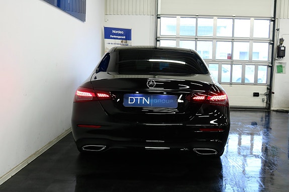 Mercedes-Benz E220 4 of 24