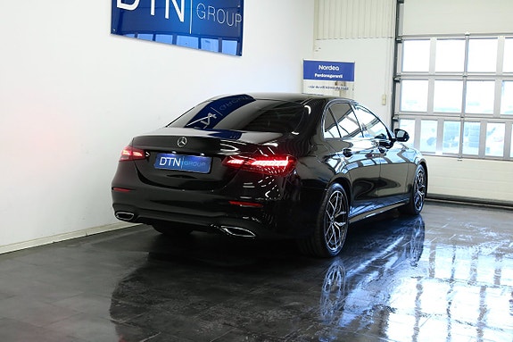 Mercedes-Benz E220 3 of 24