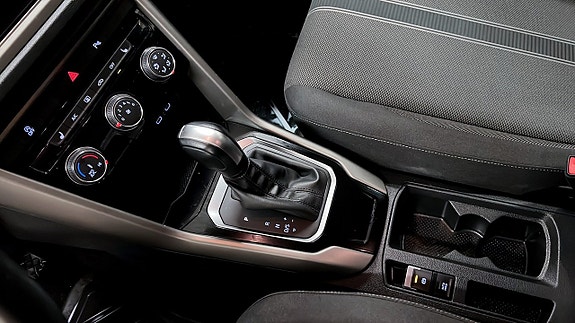 Volkswagen T-Roc 17 of 21