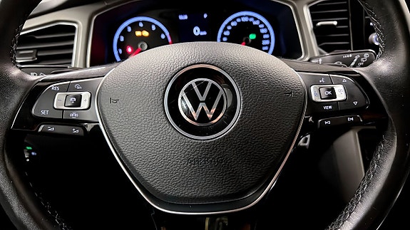 Volkswagen T-Roc 19 of 21
