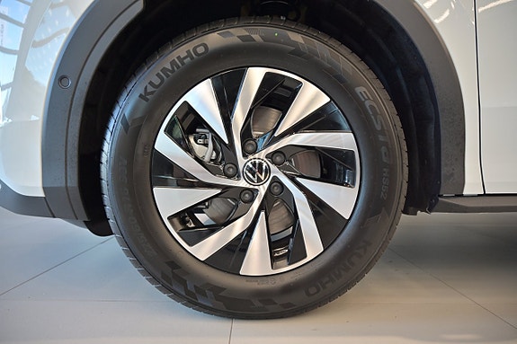 Volkswagen T-Roc 11 of 26