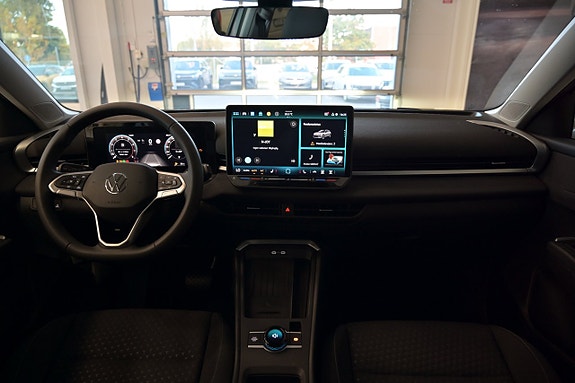 Volkswagen T-Roc 12 of 26