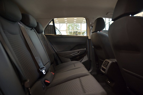 Volkswagen T-Roc 24 of 26