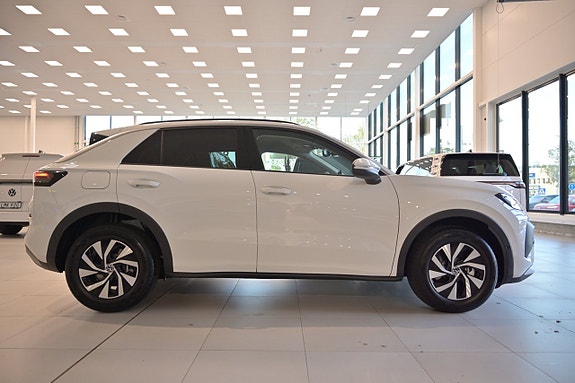 Volkswagen T-Roc 6 of 26