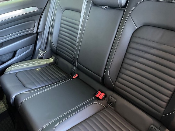 Volkswagen Passat Alltrack 10 of 12
