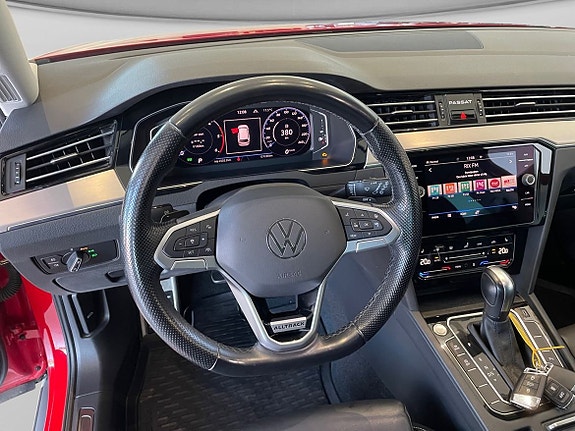 Volkswagen Passat Alltrack 9 of 12