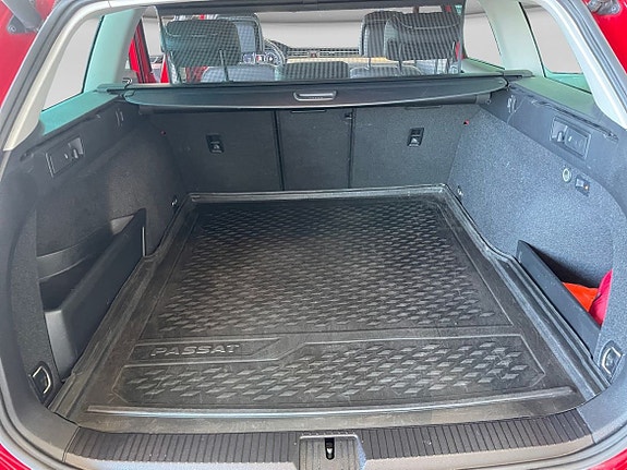 Volkswagen Passat Alltrack 12 of 12