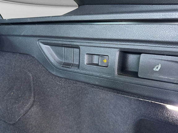 Volkswagen Passat 5 of 12