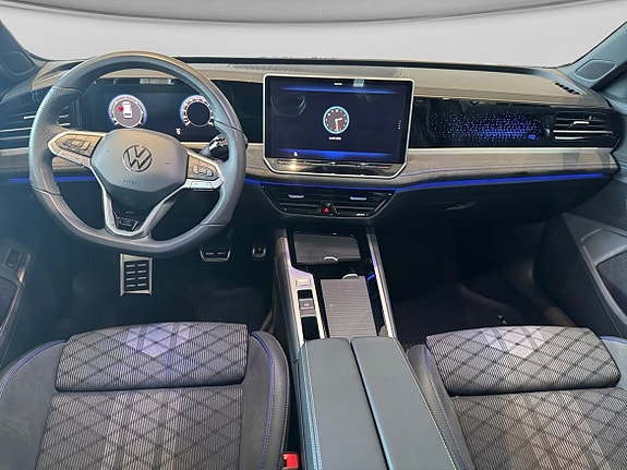 Volkswagen Passat 8 of 12