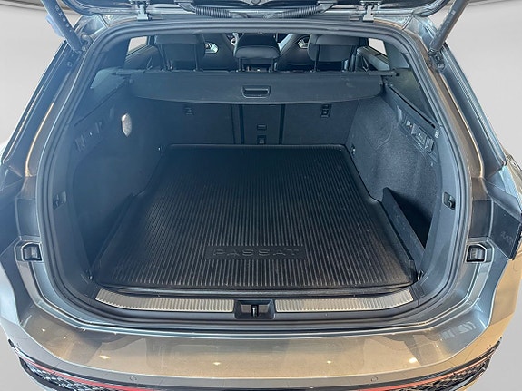 Volkswagen Passat 4 of 12