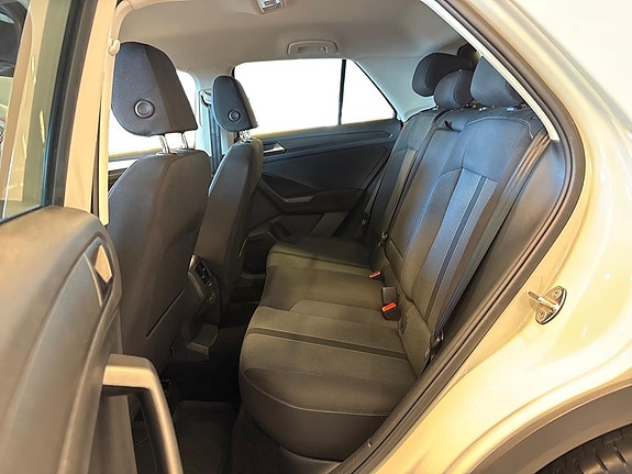 Volkswagen T-Roc 18 of 20