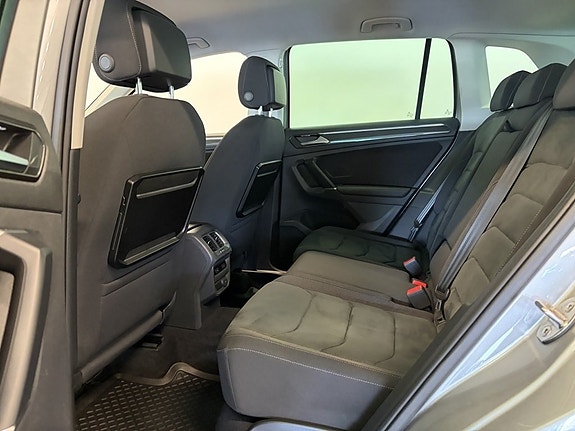 Volkswagen Tiguan 12 of 21