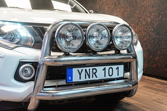 Mitsubishi L200 4 of 30