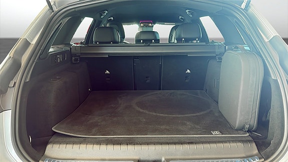 Mercedes-Benz 300 C 12 of 19