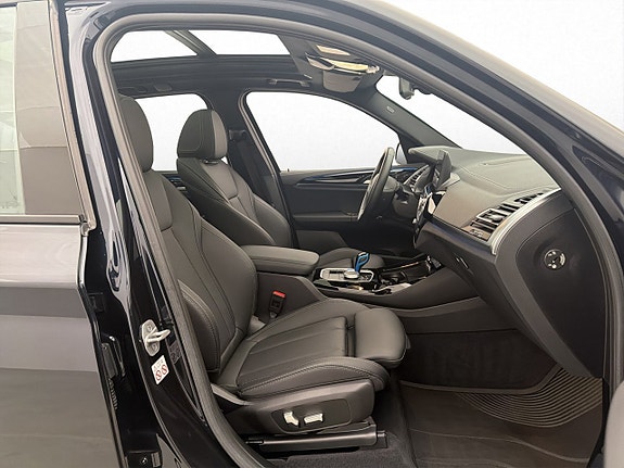 BMW iX3 13 of 30