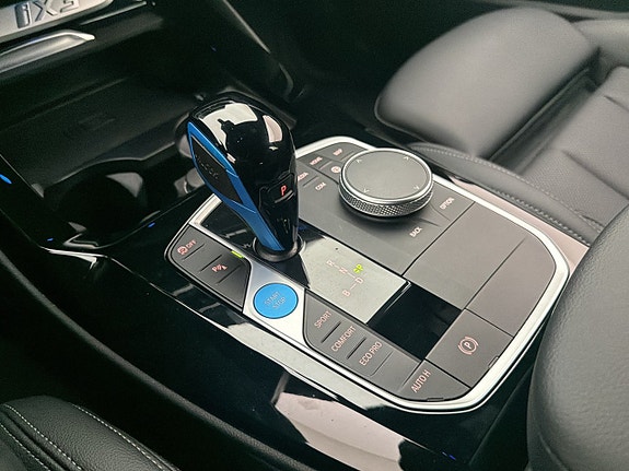 BMW iX3 27 of 30