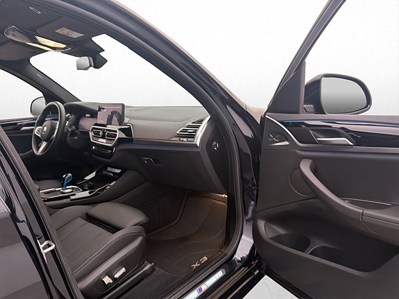 BMW iX3 14 of 30