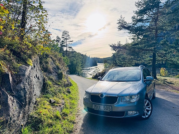 Skoda Superb 2 of 7