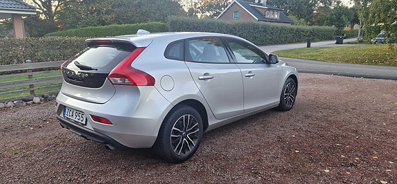 Volvo V40 4 of 6