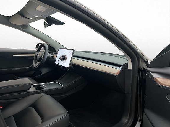 Tesla Model 3 25 of 30